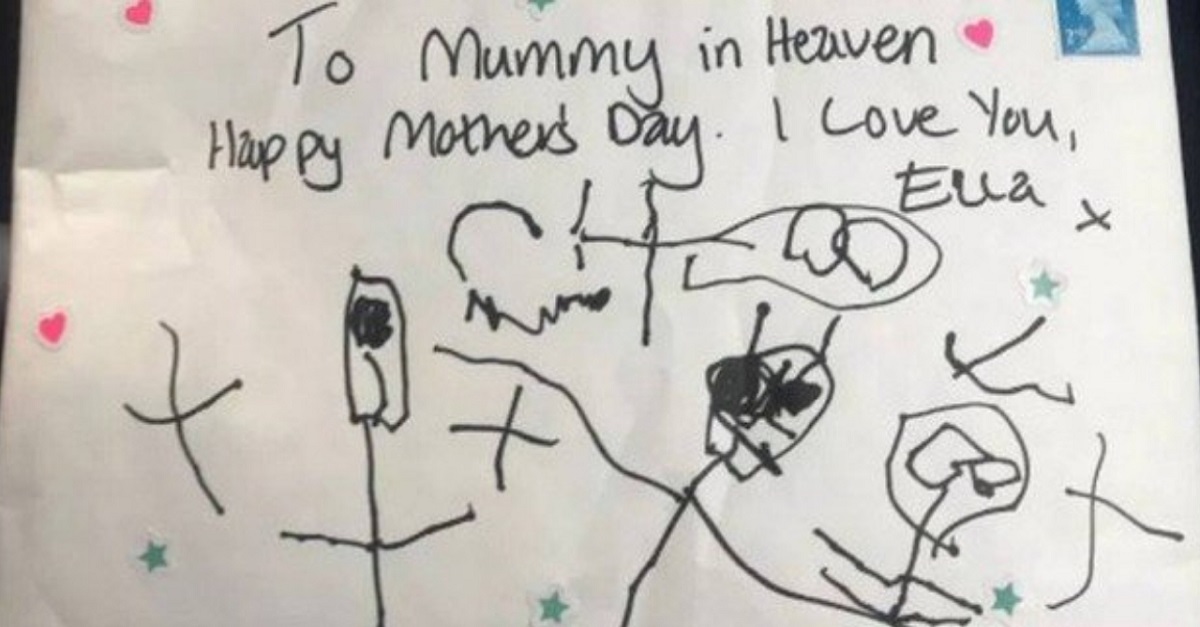 Menina escreve carta para a mãe falecida há 4 meses, e obtém resposta de carteiro
