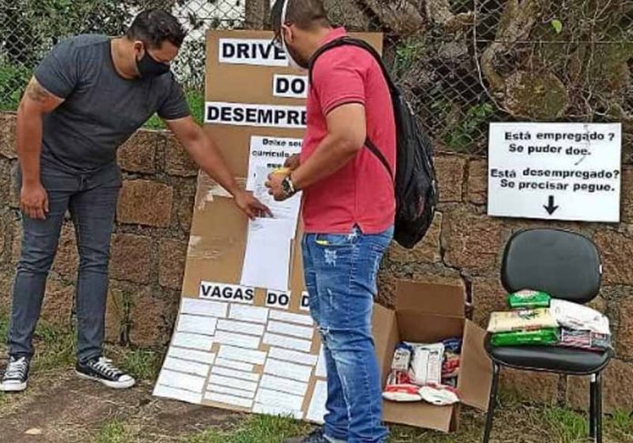 Homem de Porto Alegre cria Drive-thru do Desempregado